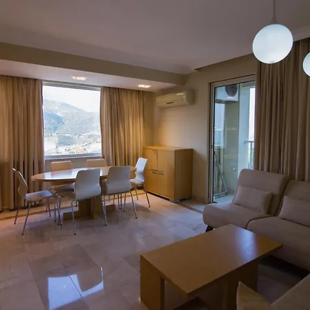 Gold City Apartment