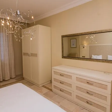 Apartment Gold City *