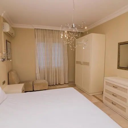 Apartment Gold City *